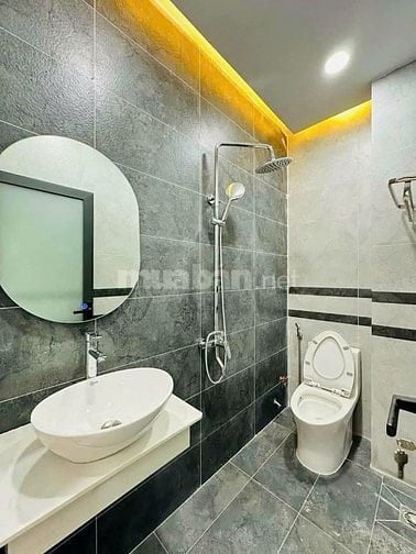 Có ngay căn nhà (4,3x18,8) 3tầng - giá chỉ 2tỷ ngay đường Nguyễn Oanh