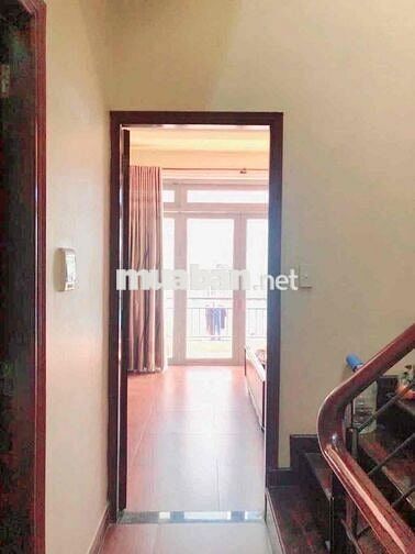 NHÀ 3 TẦNG SÂN VƯỜN XD RẤT ĐẸP - HOÀN CÔNG ĐẦY ĐỦ - HUỲNH VĂN NGHỆ