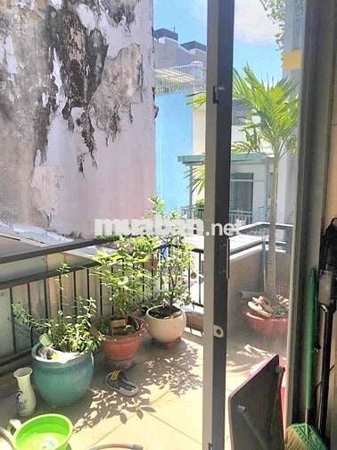 NHÀ 3 TẦNG SÂN VƯỜN XD RẤT ĐẸP - HOÀN CÔNG ĐẦY ĐỦ - HUỲNH VĂN NGHỆ