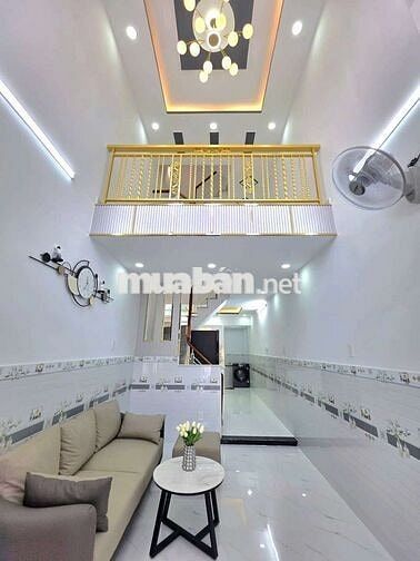 Nhà có sổ hồng hẻm xe hơi hai lòng. Cần bán