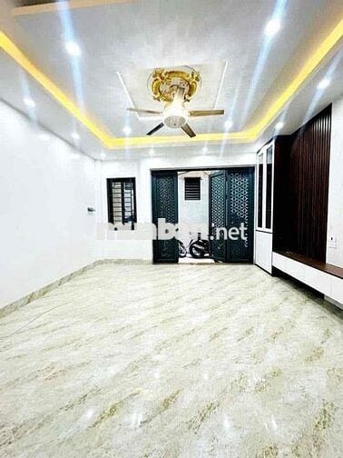 Bán Gấp Nhà 5 Tầng Thang Máy Phố Tứ Liên 40m2 Hơn 8 Tỷ