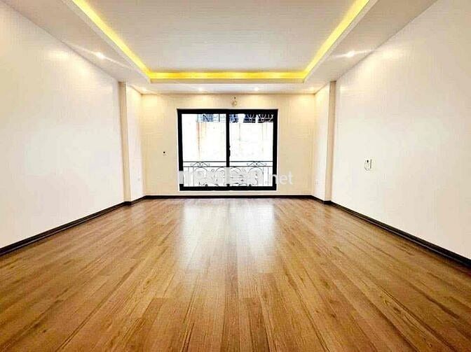 Bán Gấp Nhà 5 Tầng Thang Máy Phố Tứ Liên 40m2 Hơn 8 Tỷ