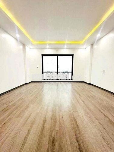Bán Gấp Nhà 5 Tầng Thang Máy Phố Tứ Liên 40m2 Hơn 8 Tỷ