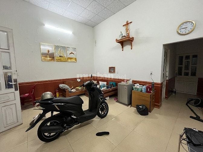 Cho thuê nhà nguyên căn đủ nội thất cơ bản