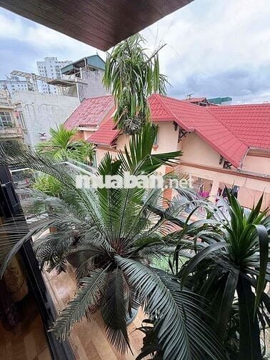 Ô TÔ 16 CHỖ PHI QUA NHÀ – SIÊU NHÀ LẠC LONG QUÂN