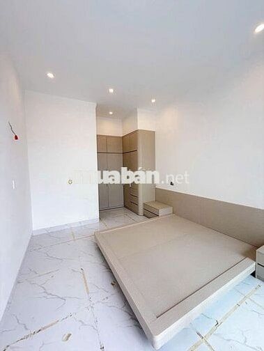 🏡BÁN NHÀ CẤP 4 SÂN VƯỜN GẦN ĐƯỜNG NGUYỄN TRUNG TRỰC – BẾN LỨC, LONG AN