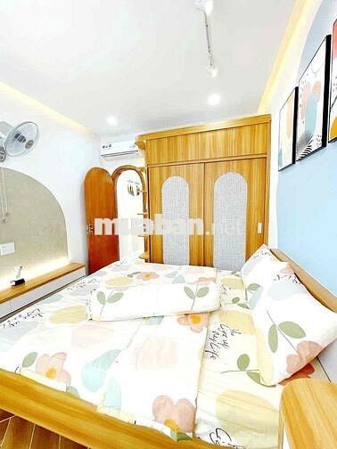 Nhà 1 trệt 1 lầu mới tinh, 2 phòng ngủ. HẺM 3M ngay chung cư dreamhome