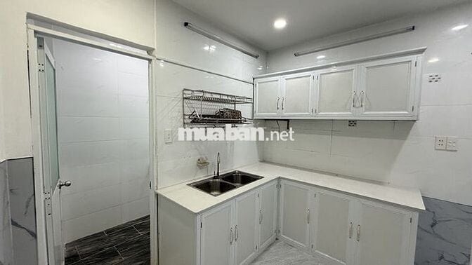 Nhà rộng, mới đẹp có thể tách 2-4pn tuỳ yêu cầu