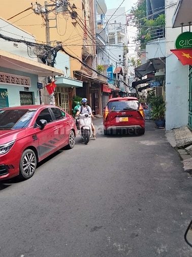 Hẻm 1076 Trường Sa (3 tầng DT: 6mx11m). Giá 12,5 tỷ