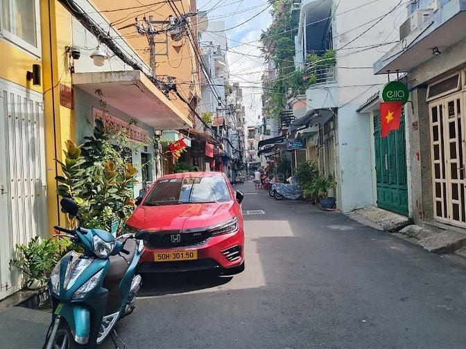 Hẻm 1076 Trường Sa (3 tầng DT: 6mx11m). Giá 12,5 tỷ