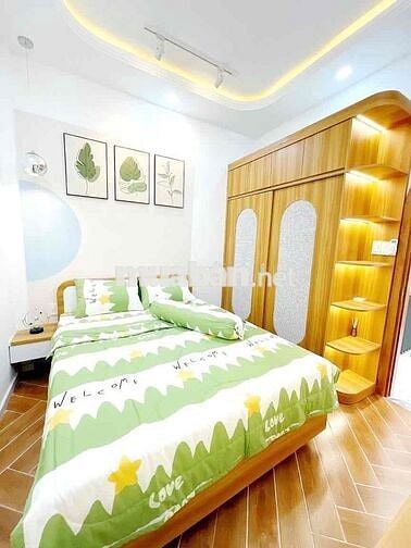 Nhà 1 trệt 1 lầu mới tinh, 2 phòng ngủ. HẺM 3M ngay chung cư dreamhome