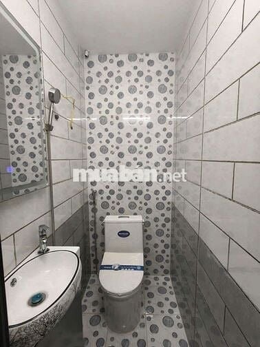 Phòng máy lạnh,toliet riêng,thích hợp nvvp