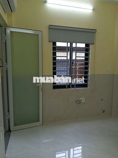 Cho thuê phòng trọ mới xây dựng, 18m2 , nằm trên đường Lạc Long Quân