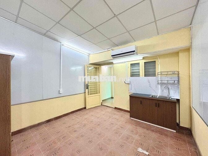 CỰC HOT CHỈ 3,5tr PHÒNG CỬA SỔ TRỜI - SẴN MÁY LẠNH, KỆ BẾP GẦN ĐHYD Q5