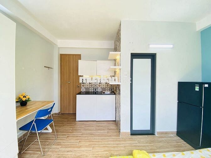 PHÒNG CỬA SỔ TRỜI 4 PHÚT ĐI CHỢ TÂN HƯƠNG 3.8 TRIỆU