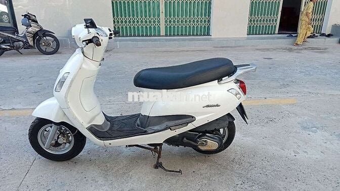 Xe Elizabeth trắng đẹp, máy cực kỳ êm ngon