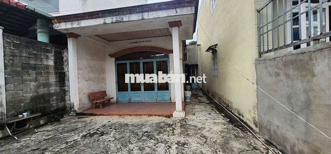 BÁN ĐẤT 6*27 TẶNG NHÀ CẤP 4 HẼM XE TẢI THÔNG