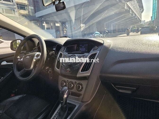 Ford Focus 2013, BKS 30A-08XXX, 1.6 AT, đi 8 vạn