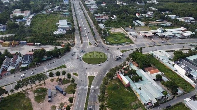 bán lô đất mặt tiền đường 60m cách sân bay long thành 8km