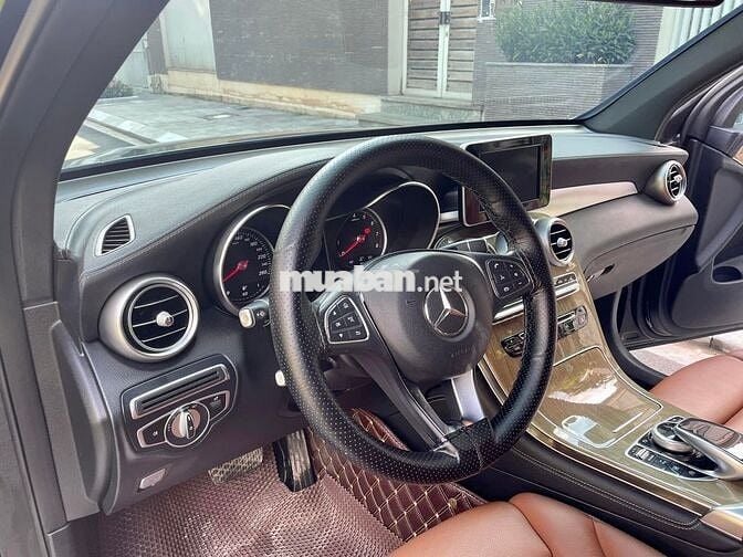 Mercedes Benz GLC 2018 250 4MATIC - 53,000 Miles.