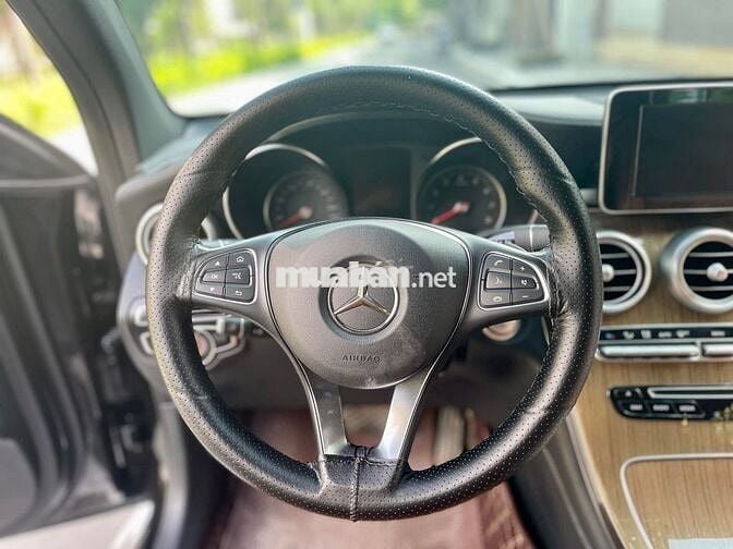 Mercedes Benz GLC 2018 250 4MATIC - 53,000 Miles.