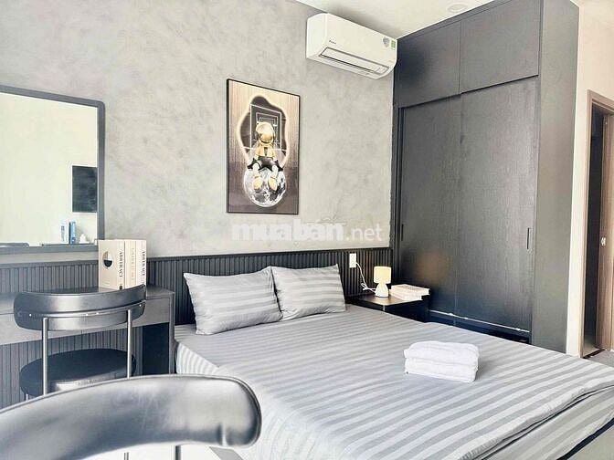 CĂN HỘ FULL NỘI THẤT BAN CÔNG THOÁNG GẦN NGÃ TƯ HÀNG XANH GIÁP Q1, Q2