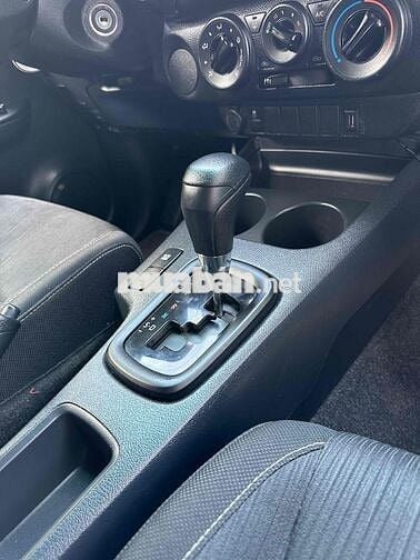 Toyota Hilux 2020 2.4E 4x2 AT - 130000 km