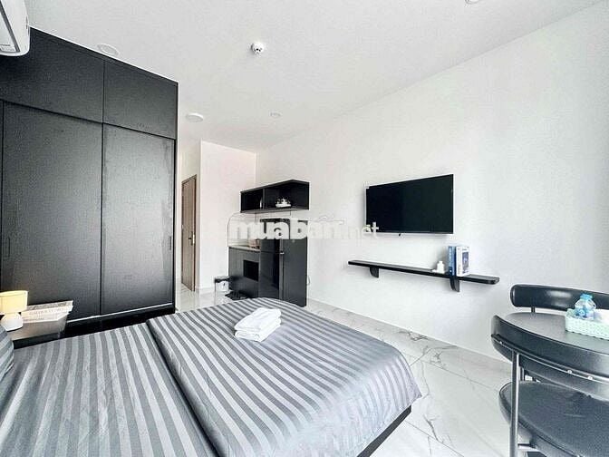 CĂN HỘ FULL NỘI THẤT BAN CÔNG THOÁNG GẦN NGÃ TƯ HÀNG XANH GIÁP Q1, Q2