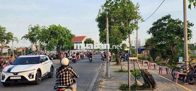 Bán đất villa 2017m2 tại xã Tân Hiệp Hóc Môn đã có sổ