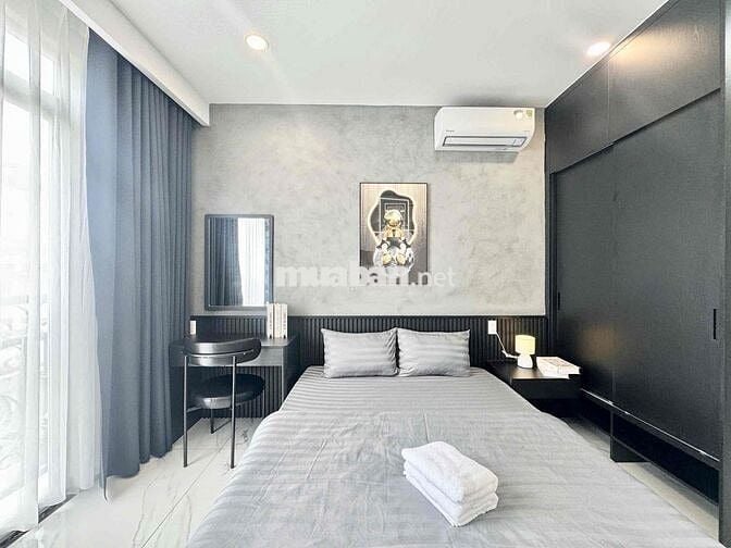 CĂN HỘ FULL NỘI THẤT BAN CÔNG THOÁNG GẦN NGÃ TƯ HÀNG XANH GIÁP Q1, Q2