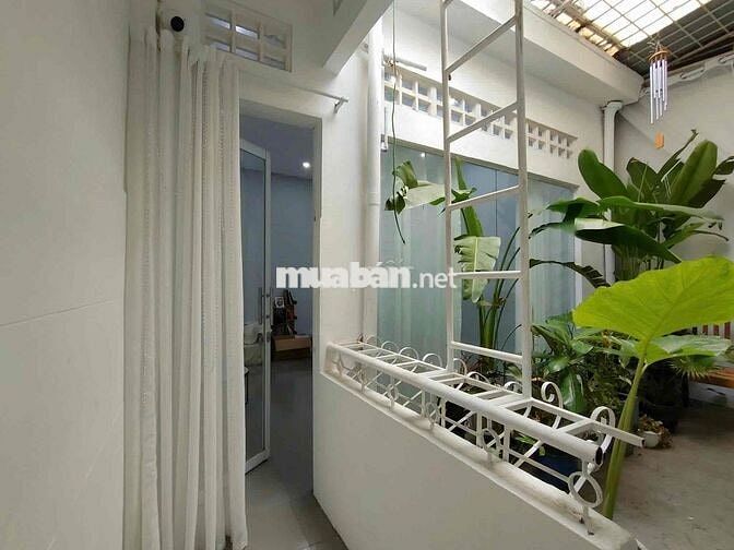 Cho thuê nhà mặt tiền Đinh Tiên Hoàng – Q.1, vị trí siêu đẹp!