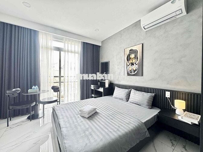 CĂN HỘ FULL NỘI THẤT BAN CÔNG THOÁNG GẦN NGÃ TƯ HÀNG XANH GIÁP Q1, Q2