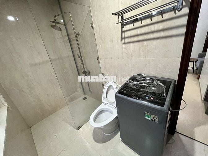 Cho thuê Căn hộ gần Cầu Rồng, cửa xổ lớn, ban công, full nội thất