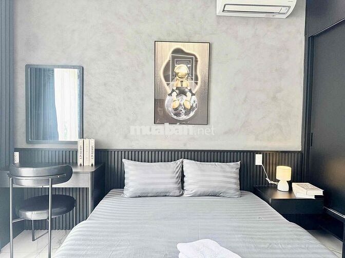 CĂN HỘ FULL NỘI THẤT BAN CÔNG THOÁNG GẦN NGÃ TƯ HÀNG XANH GIÁP Q1, Q2