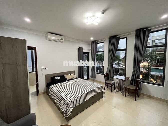 Cho thuê Căn hộ gần Cầu Rồng, cửa xổ lớn, ban công, full nội thất