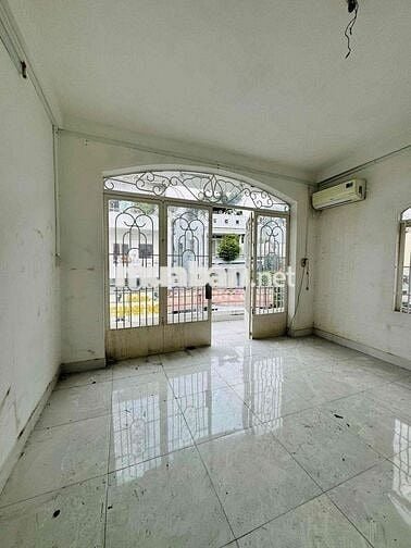 KHU DÂN CƯ, SÁT BỜ KÈ, KẾT CẤU ĐẸP SỐ 112 TRẦN KHẮC CHÂN QUẬN 1