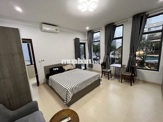 Cho thuê Căn hộ gần Cầu Rồng, cửa xổ lớn, ban công, full nội thất