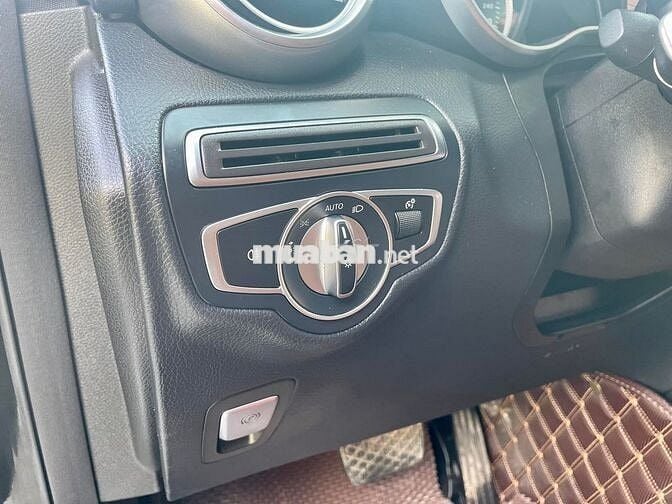 Mercedes Benz GLC 2018 250 4MATIC - 53,000 Miles.