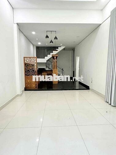 SÂN SIÊU RỘNG ĐẬU ĐƯỢC 3 CHIẾC Ô TÔ 8x15M SẴN 2PN KÍN 1 HỞ Ở + KHO