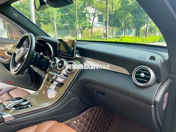 Mercedes Benz GLC 2018 250 4MATIC - 53,000 Miles.