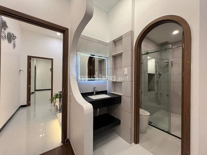 NHÀ MỚI SẠCH ĐẸP HIỆN ĐẠI, NGAY CÔNG AN TỈNH, VỊ TRÍ TRUNG TÂM