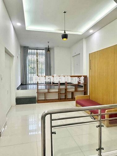 SÂN SIÊU RỘNG ĐẬU ĐƯỢC 3 CHIẾC Ô TÔ 8x15M SẴN 2PN KÍN 1 HỞ Ở + KHO