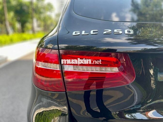 Mercedes Benz GLC 2018 250 4MATIC - 53,000 Miles.