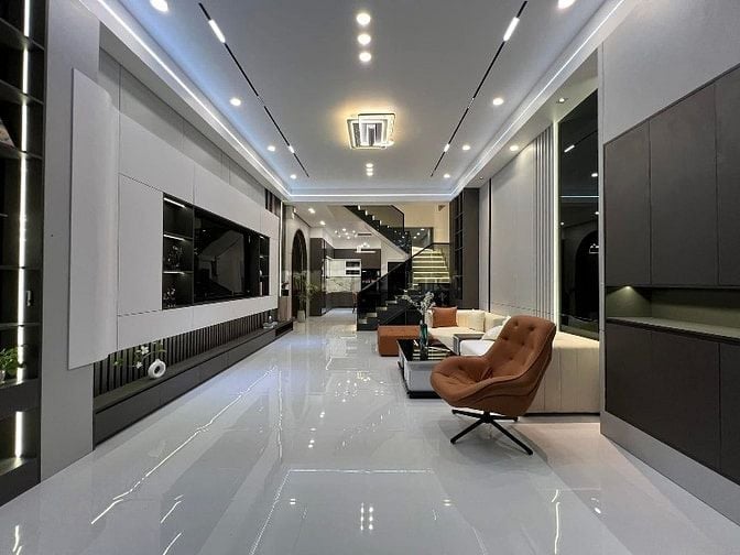 NHÀ MỚI SẠCH ĐẸP HIỆN ĐẠI, NGAY CÔNG AN TỈNH, VỊ TRÍ TRUNG TÂM