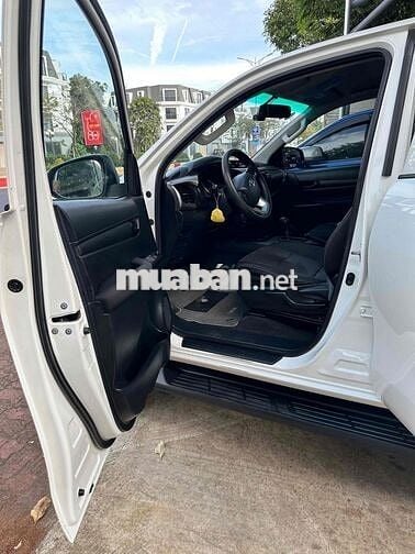 Toyota Hilux 2020 2.4E 4x2 AT - 130000 km