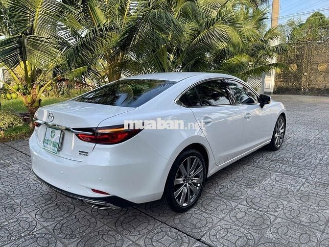 Mazda 6 2022 Premium 2.0 AT - 10000 km 2 chủ