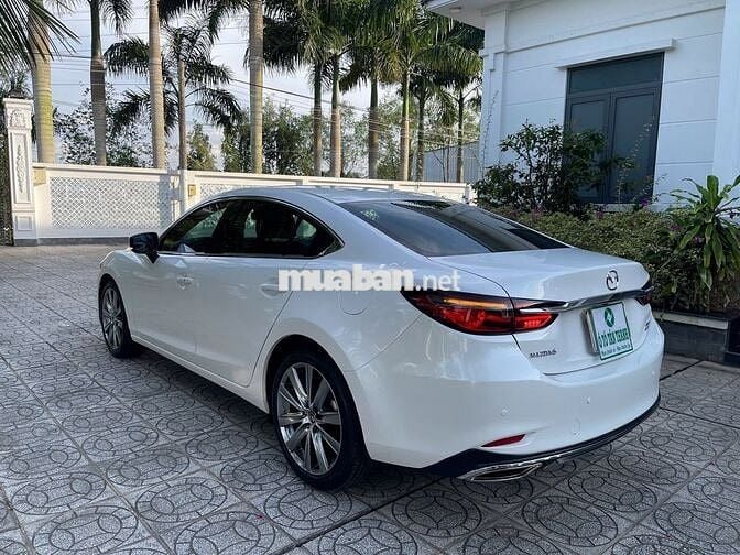 Mazda 6 2022 Premium 2.0 AT - 10000 km 2 chủ