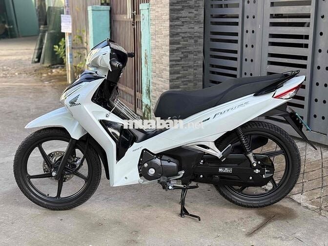 🌈 Future 2025/ Trắng Đen/ Chính Chủ Kí Giấy