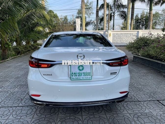Mazda 6 2022 Premium 2.0 AT - 10000 km 2 chủ