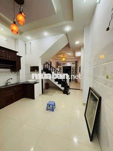 NHÀ ĐƯỜNG THÔNG XE TẢI, DT 4*17, TRỆT, 2 LẦU, 3PN.